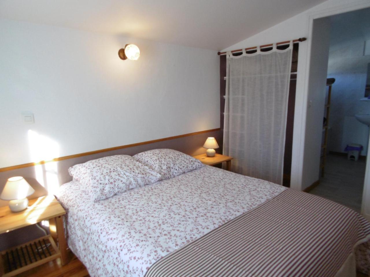 Bed and Breakfast La Ferme De Valauris Систерон Экстерьер фото
